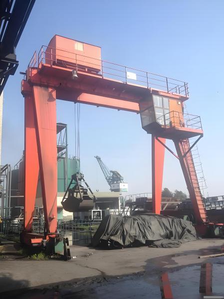 MZ型5~10噸雙梁抓斗門式起重機(jī)